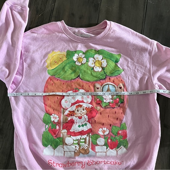 Strawberry Shortcake Crewneck Sweatshirt - Size Large - Picture 7 of 11